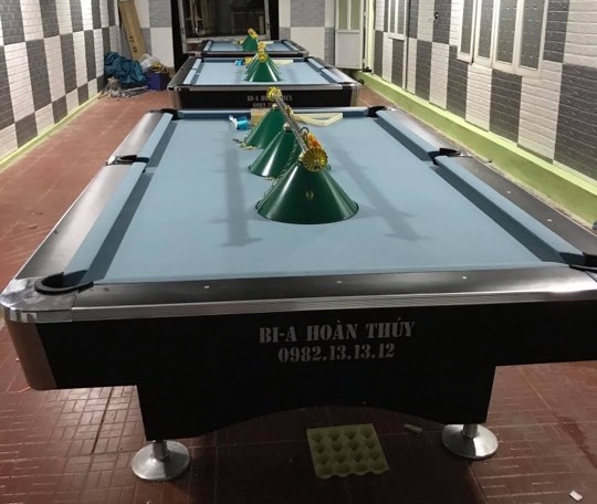 Billiards Hoàn Thúy cung cấp đa dạng các loại bàn bi a cho khách hàng lựa chọn